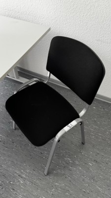 1 Besucherstuhl